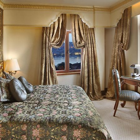 Daru Sultan Hotels Galata Istanbul Exterior foto A bedroom at the Four Seasons Hotel Istanbul