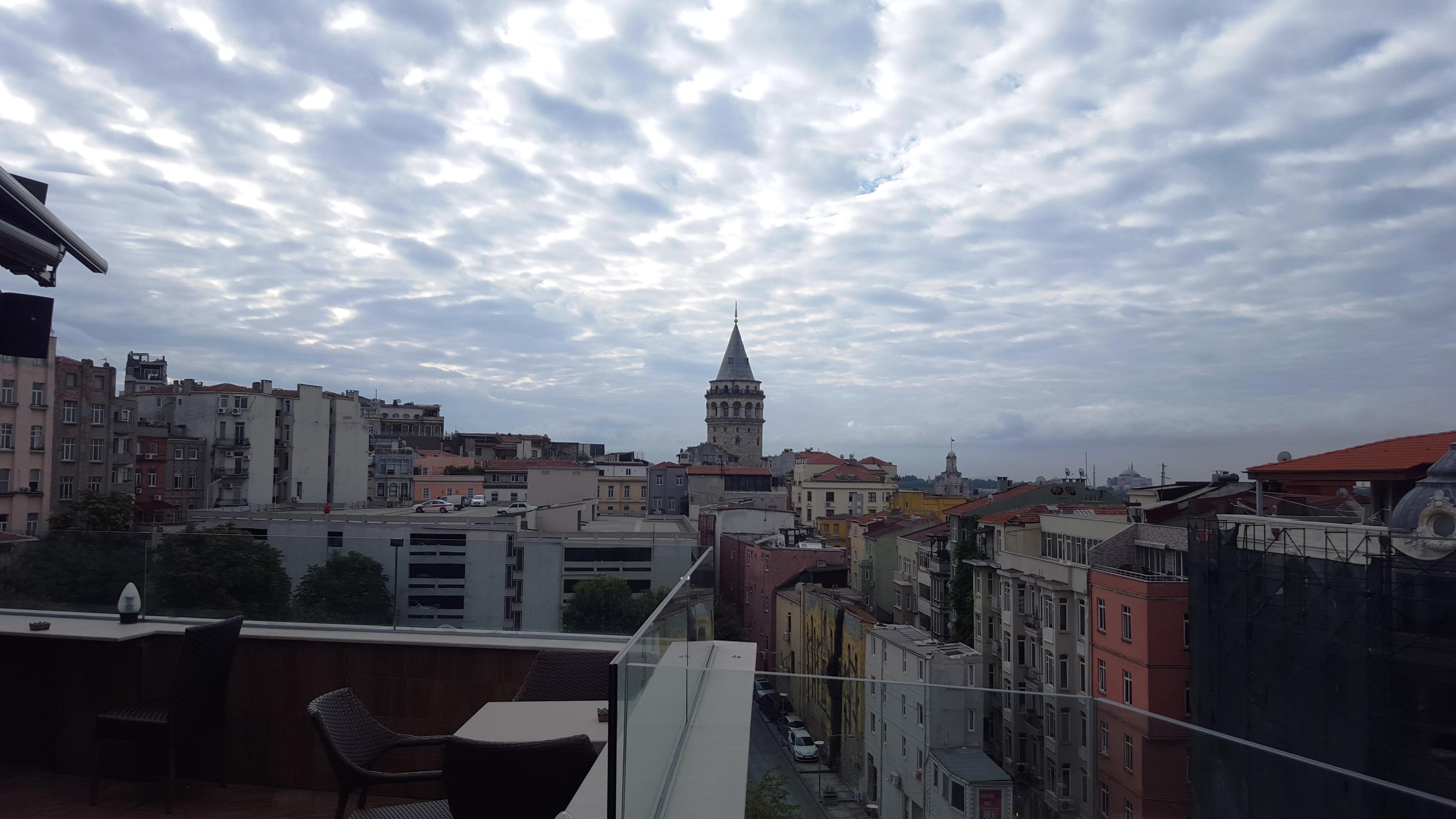 Daru Sultan Hotels Galata Istanbul Exterior foto View of the Galata Tower from the Galata Tower Hotel