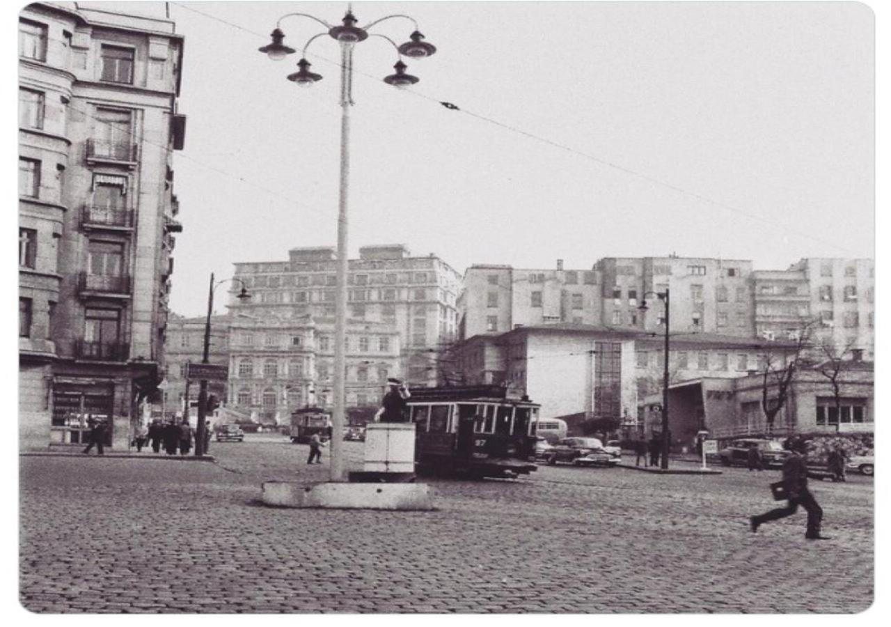 Daru Sultan Hotels Galata Istanbul Exterior foto The square in 1980
